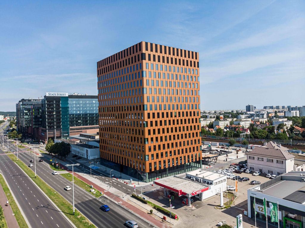 Elewacyjna blacha trapezowa_biurowiec_Gdańsk_WAVE SKANSKA_Blachy Pruszyński