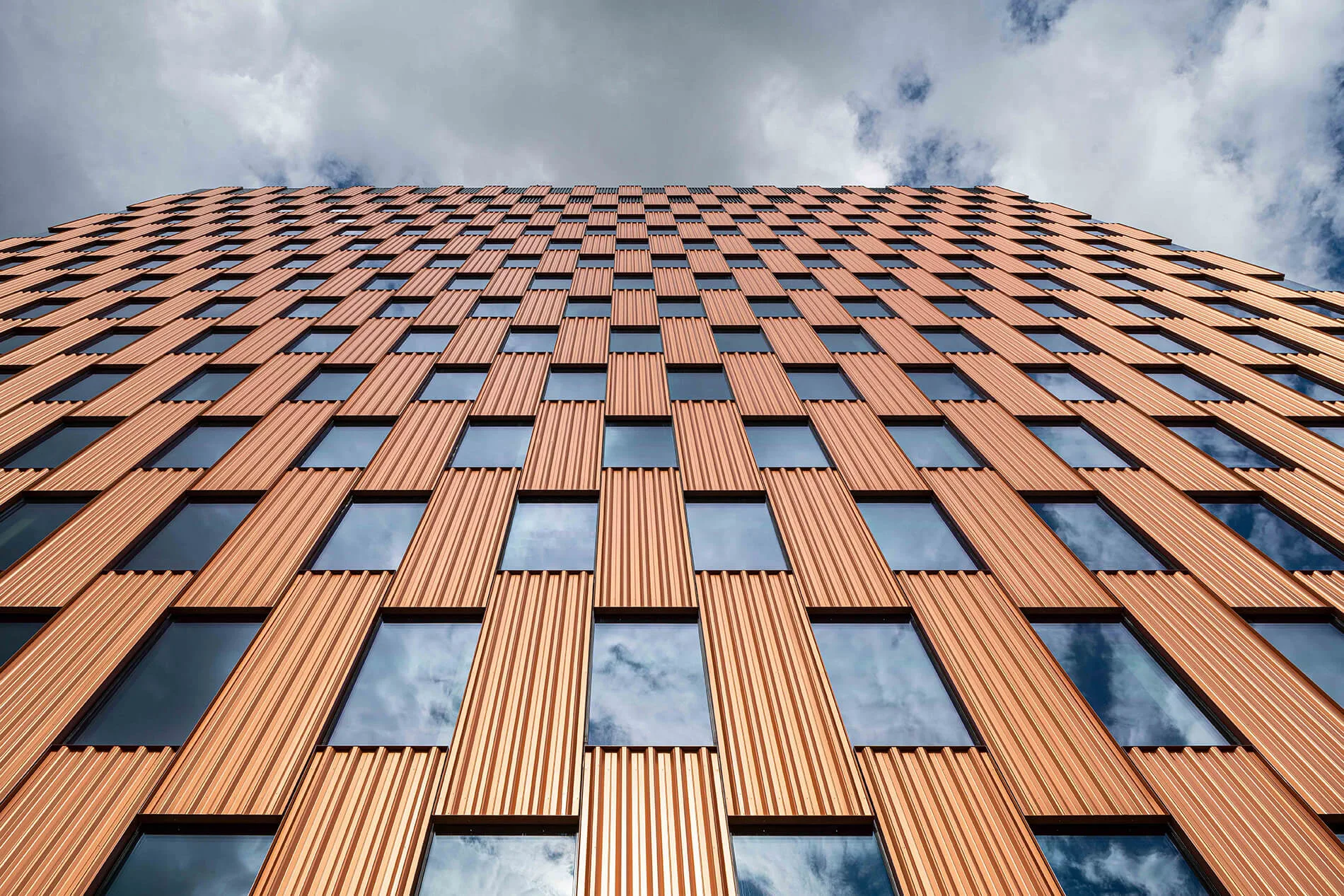 Elewacyjna blacha trapezowa_biurowiec_Gdańsk_WAVE SKANSKA_Blachy Pruszyński_3