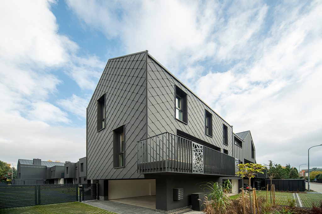 Panele dachowe NA RĄBEK plus panele KARO, Realizacja w miejscowości Ząbki