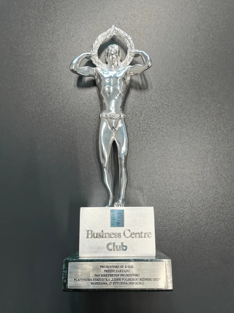 Bcc lider polskiego biznesu nagroda 2023 statuetka