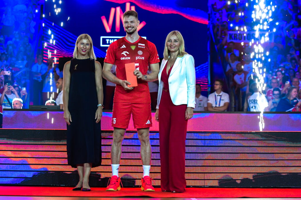VNL 2024, Jakub Kochanowski odbiera nagrode