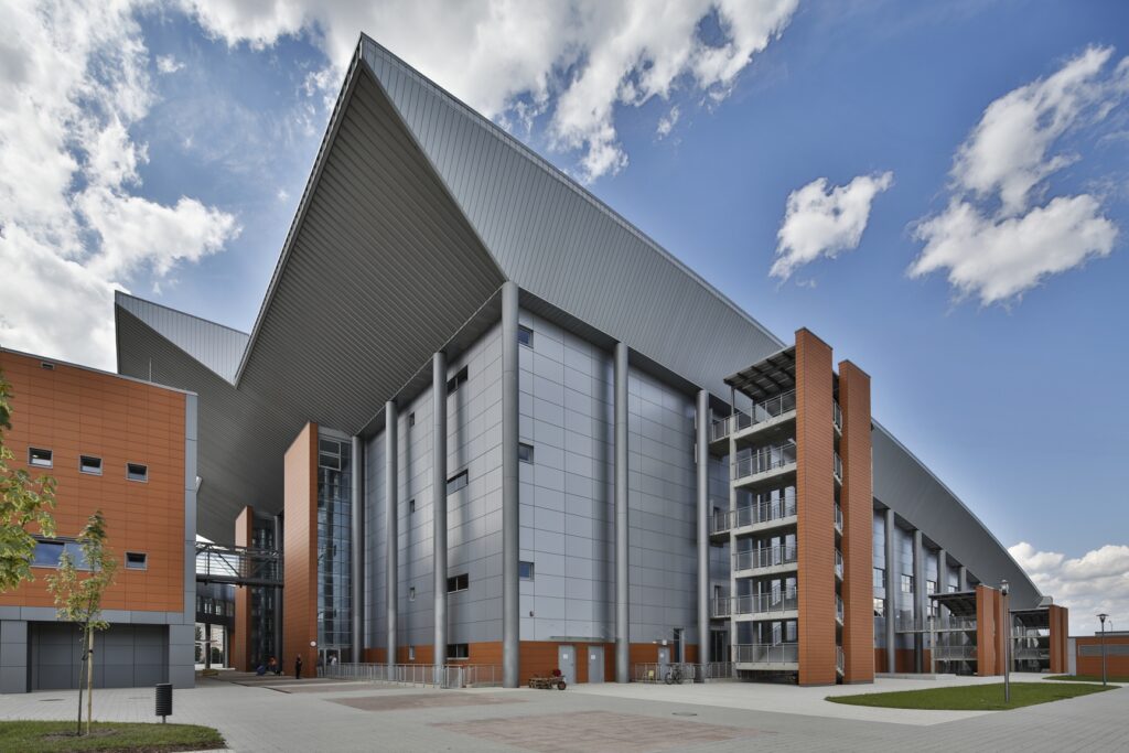 Arena Szczecin realizacja inwestycja, kasetony elewacyjne, plyty warstwowe
