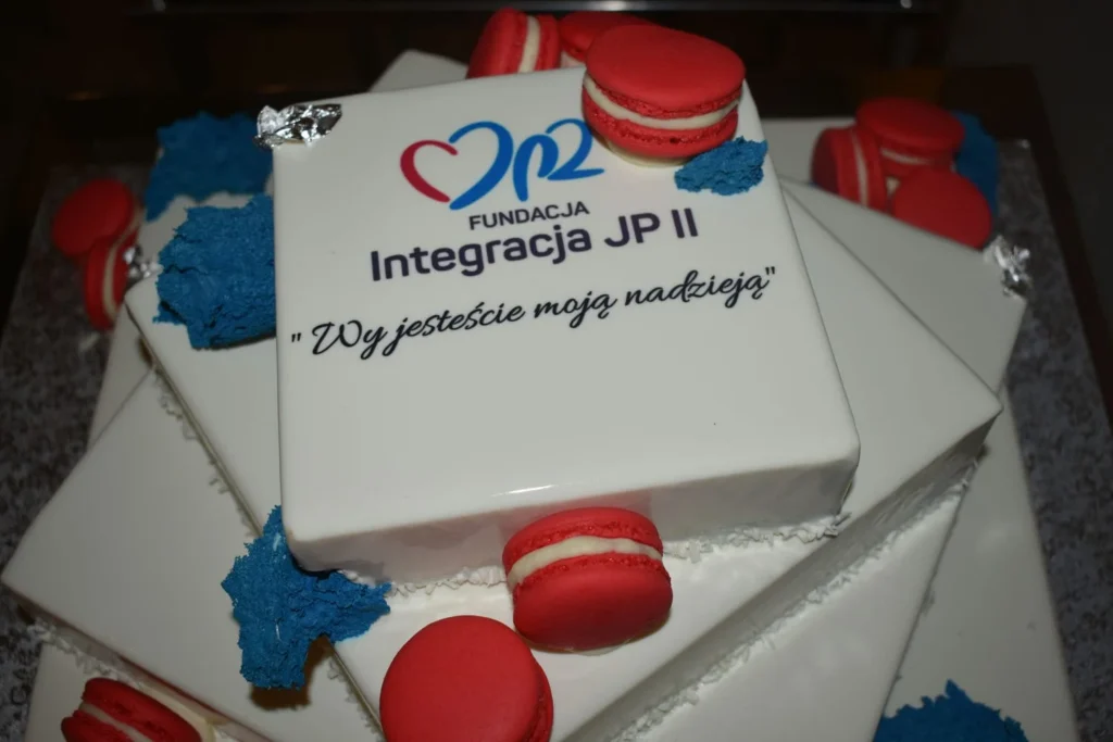 Koncert charytatywny, Integracja JPII